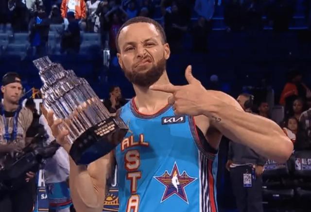 【观点】从期待春晚期待全明星 到看全明星像看春晚